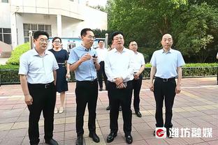 鸡锟：还以为梅西获奖是去年的新闻，队长们是不是没看清时间范围